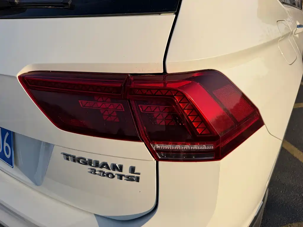 Volkswagen Tiguan L — миниатюра 32