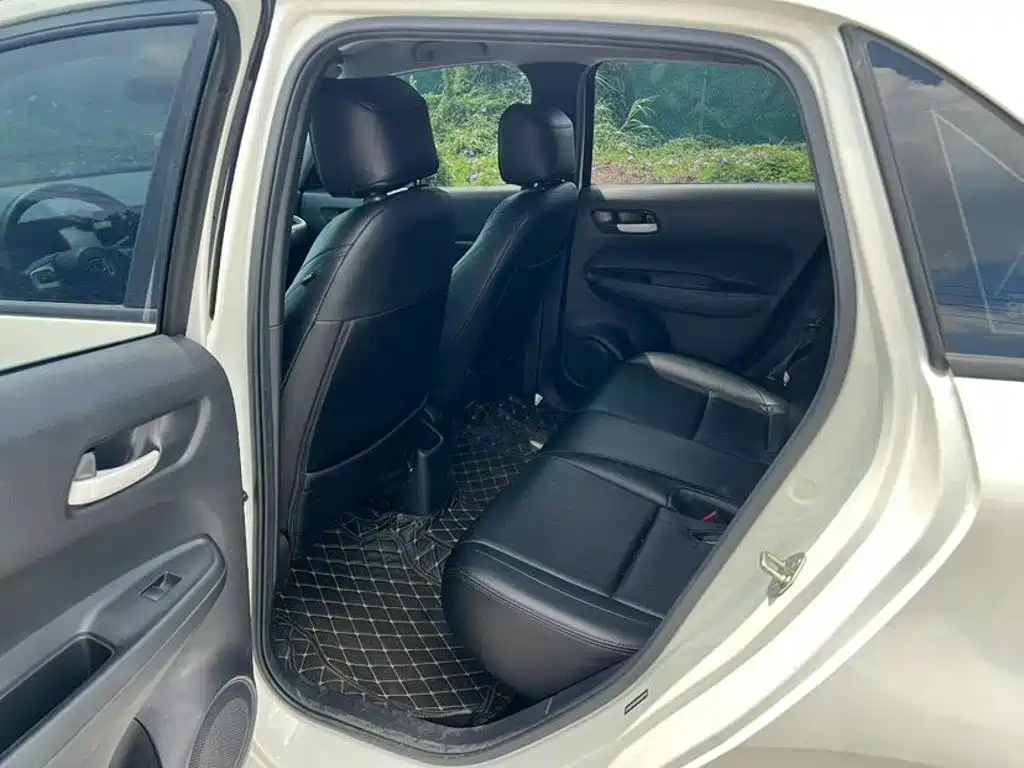 Honda Fit — миниатюра 7