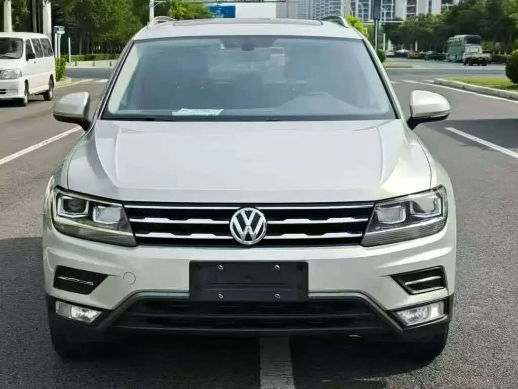 Volkswagen Tiguan L — миниатюра 2