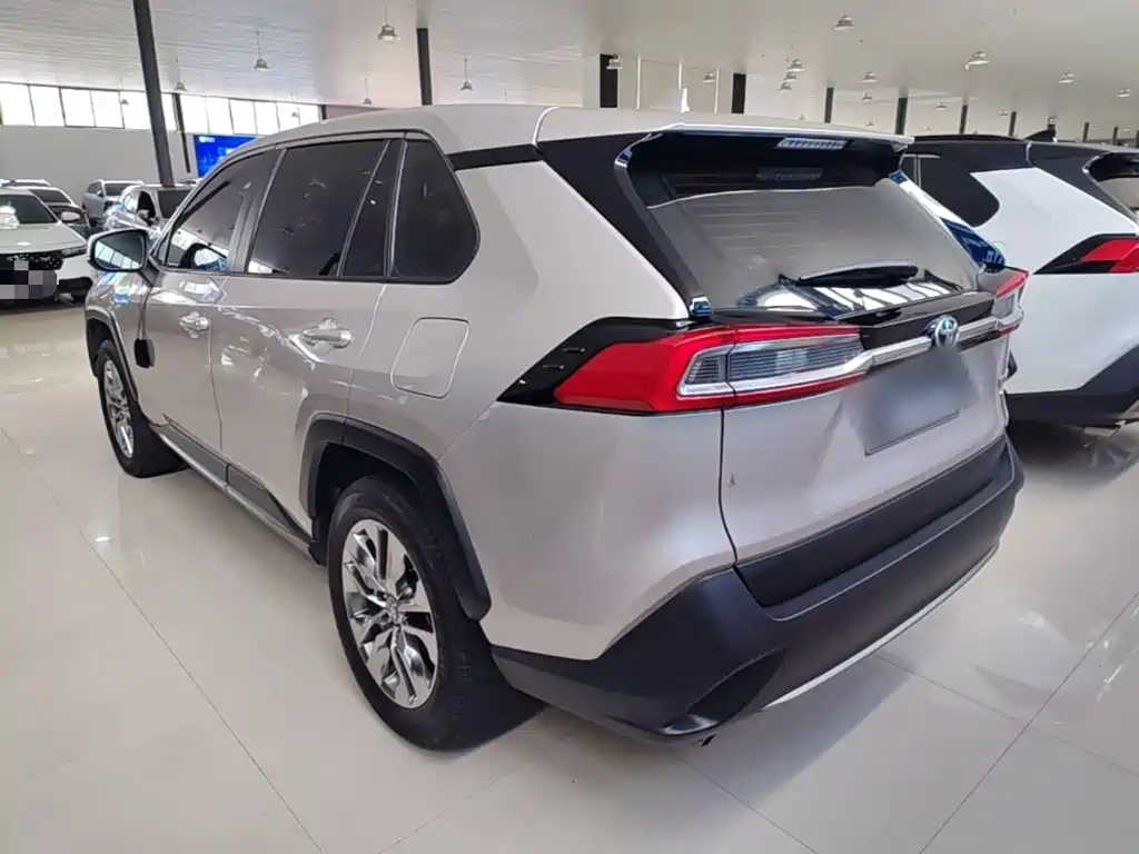 Toyota Wildlander — миниатюра 5