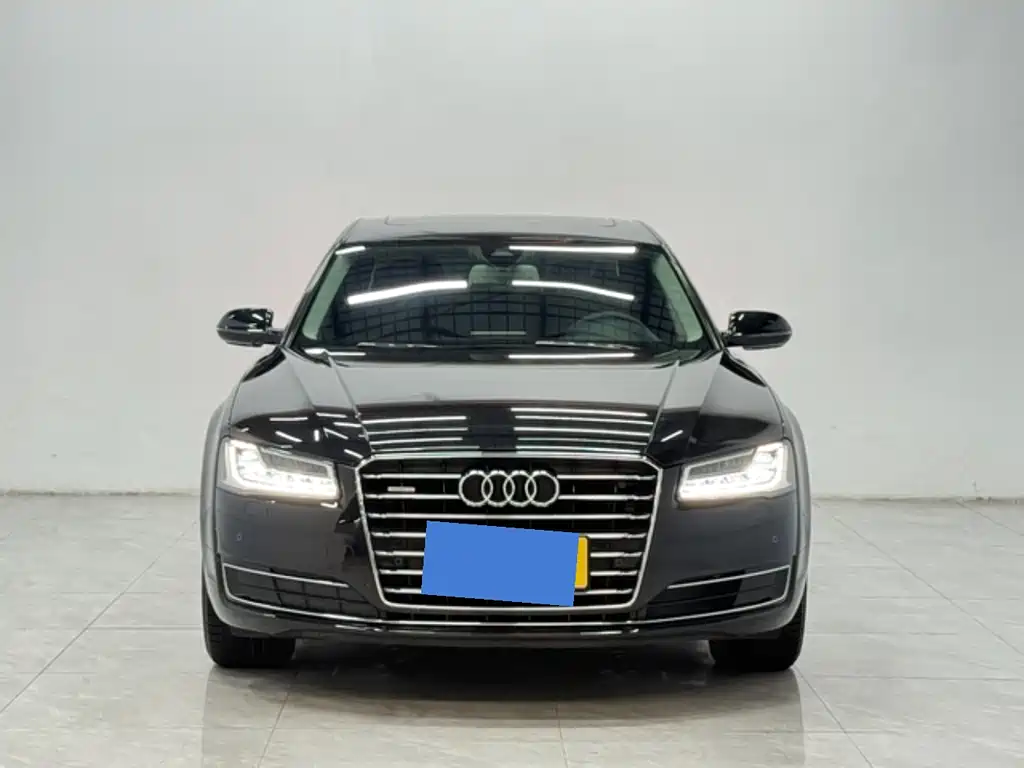 Купить Audi A8