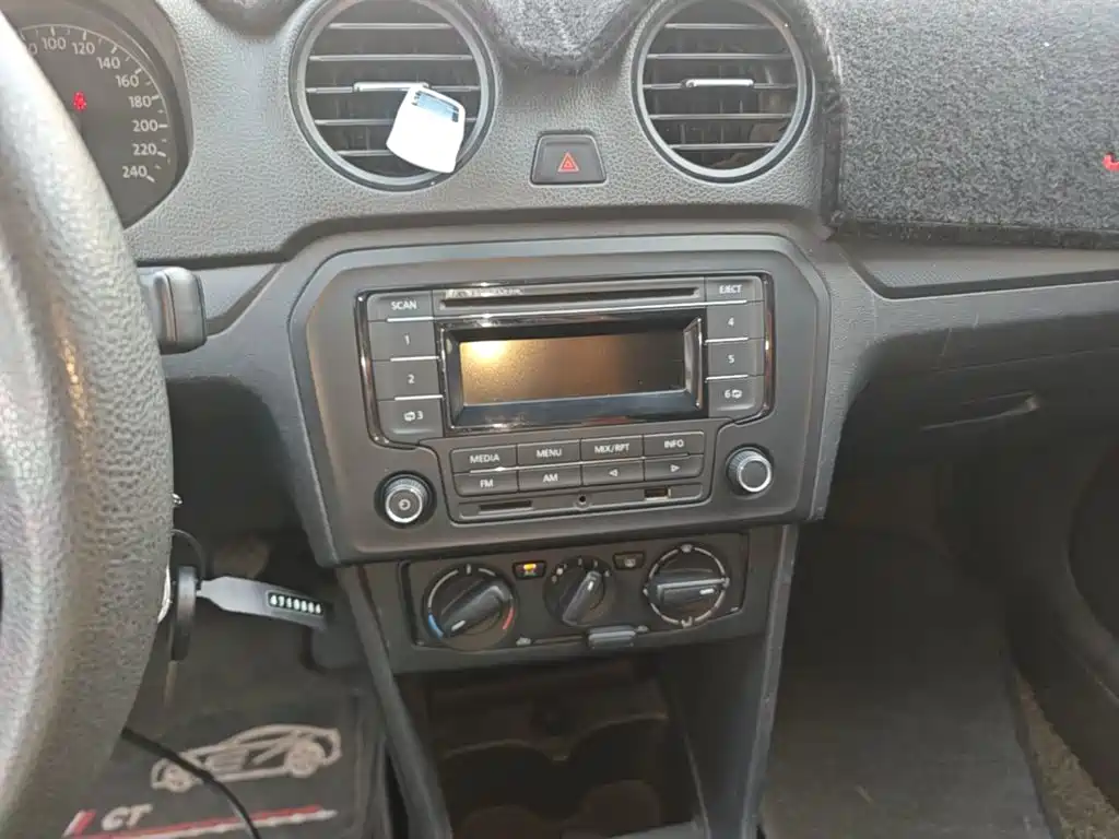 Volkswagen Jetta — миниатюра 13