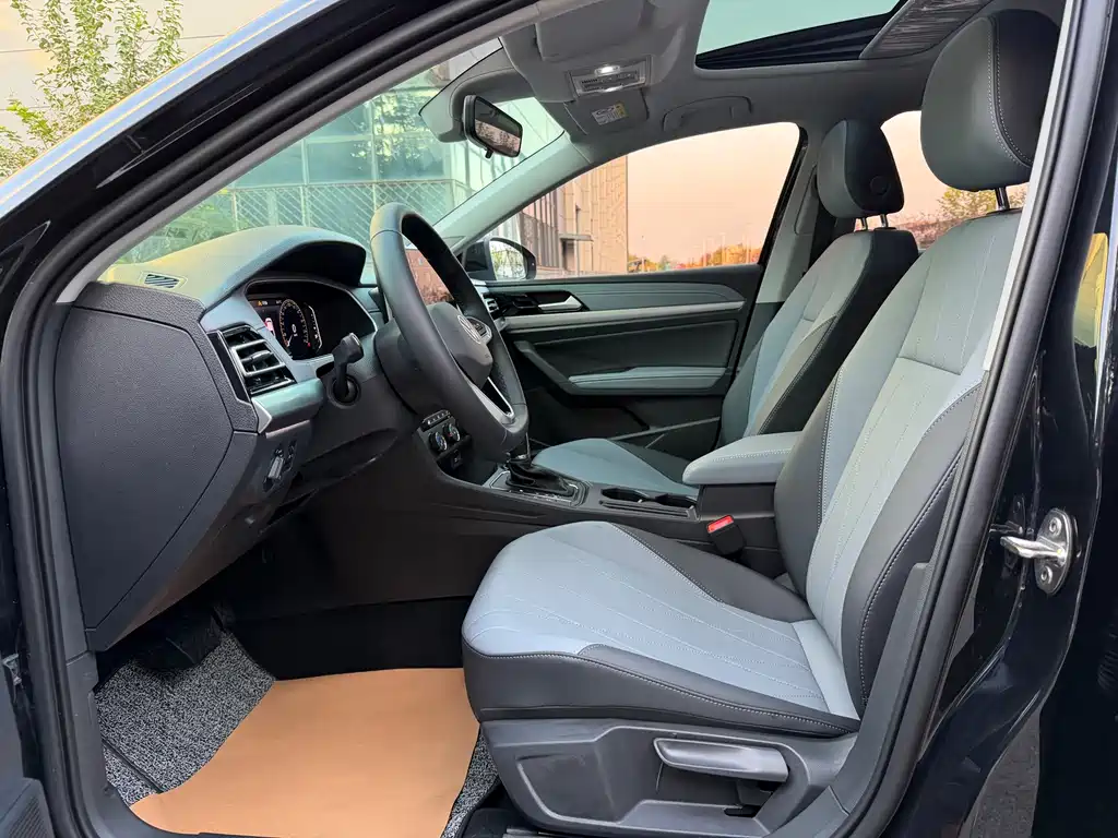Volkswagen Lavida — миниатюра 4
