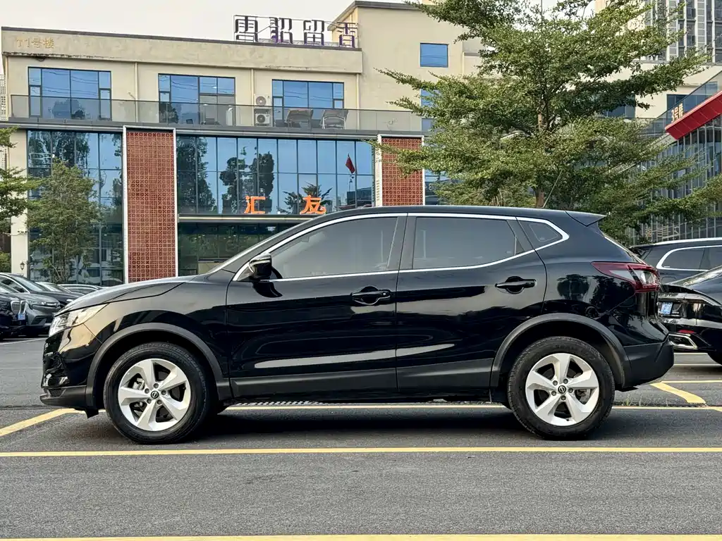 Nissan Qashqai — миниатюра 6