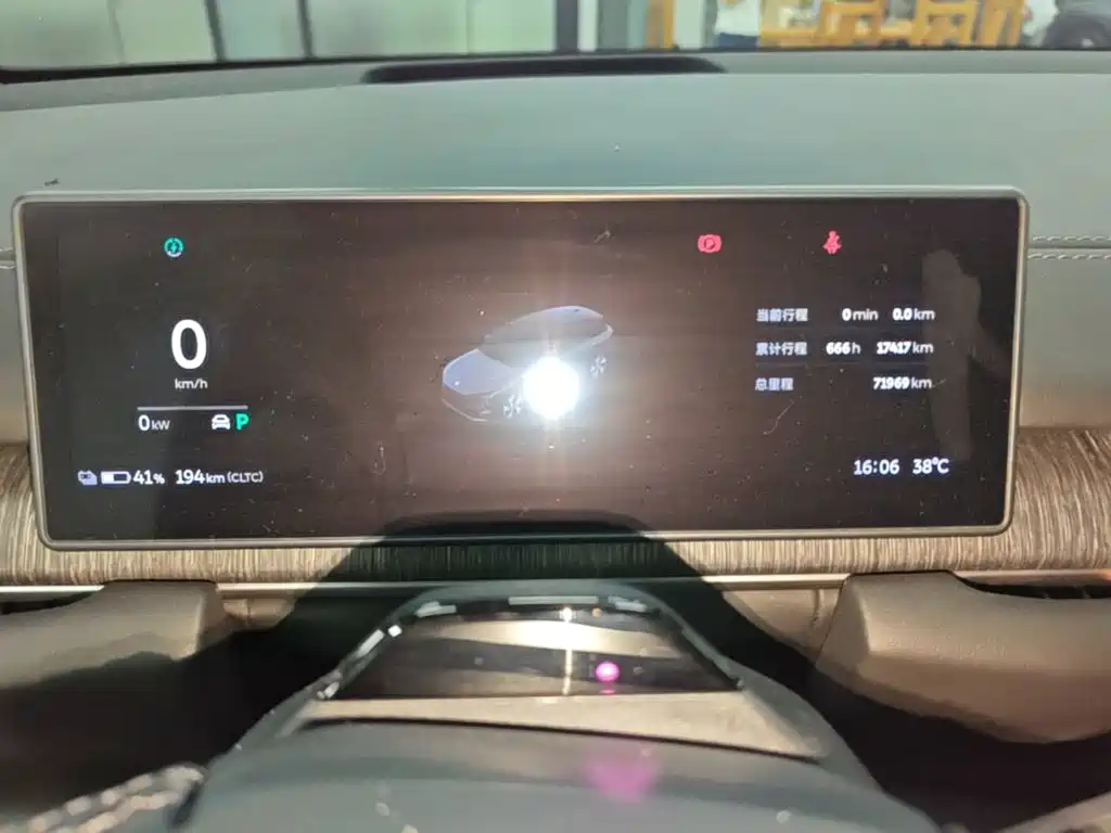 NIO ES6 — миниатюра 12