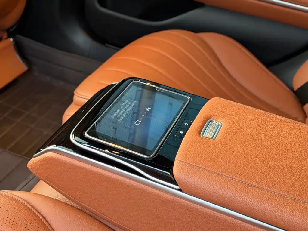 Mercedes-Benz S-Class — миниатюра 11