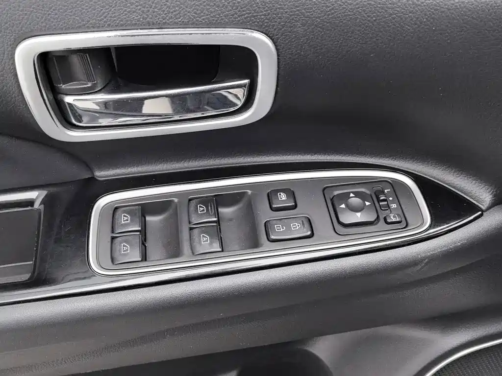 Mitsubishi Outlander — миниатюра 9