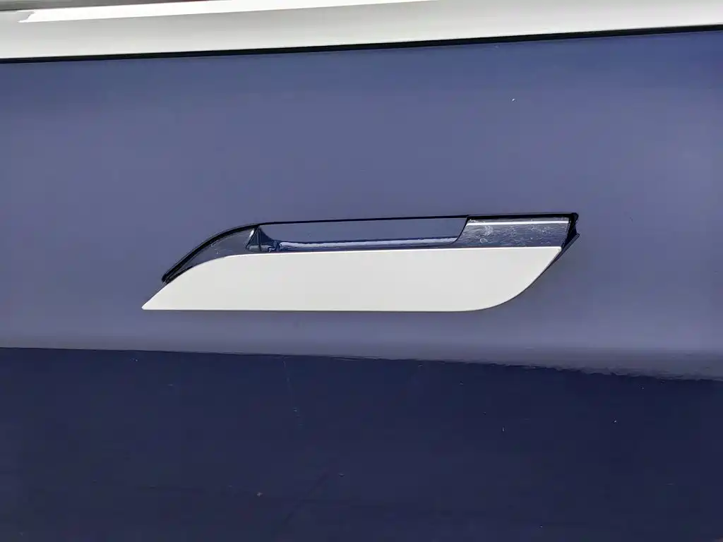 Tesla Model S — миниатюра 18