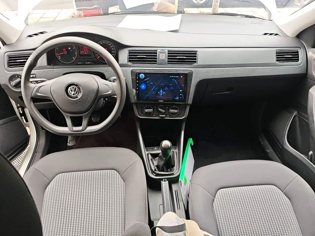 Volkswagen Santana 1.5 л 2022 г. Белый, пробег 9100 км