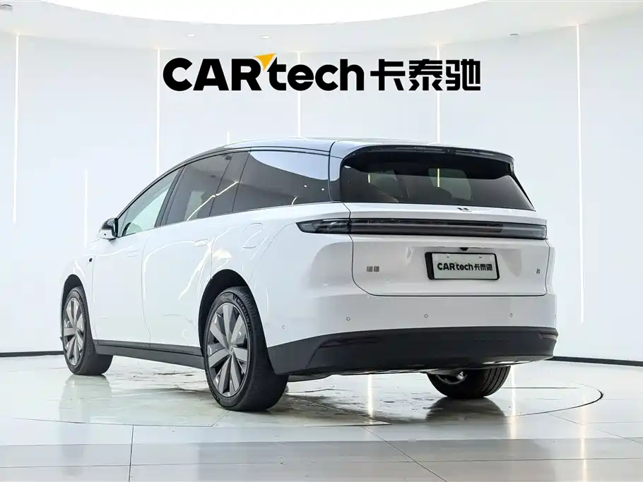 Li Auto i8 2025 Standard