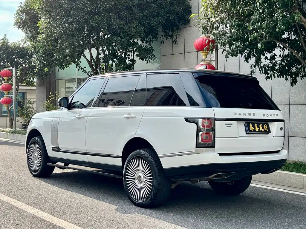 Land Rover Range Rover — миниатюра 8