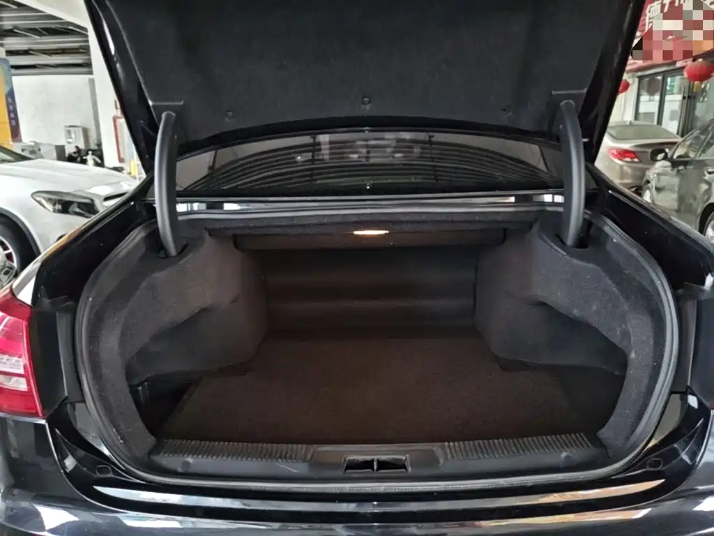 Hongqi Hongqi H7 — миниатюра 19