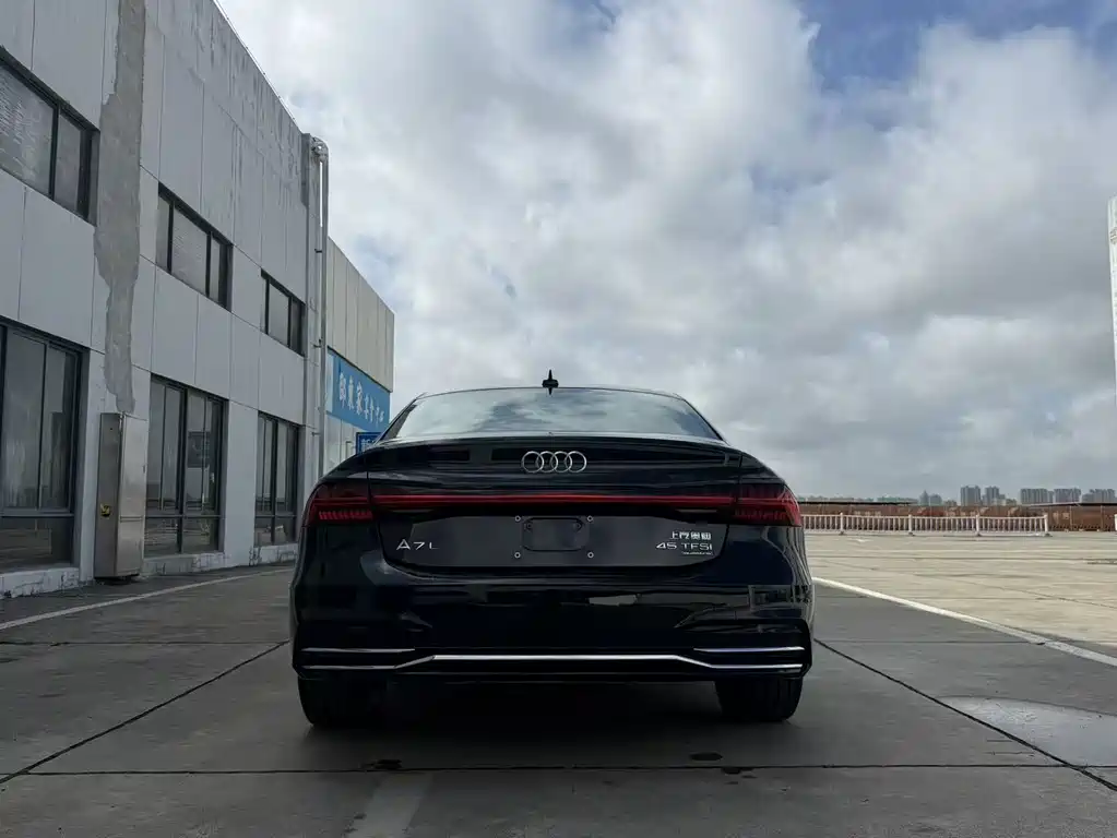 Audi A7L 2025 45 TFSI quattro
