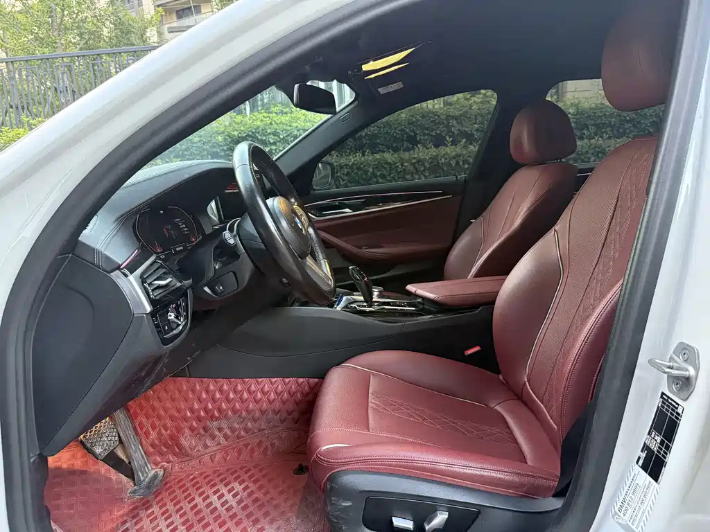 BMW 5 Series — миниатюра 14