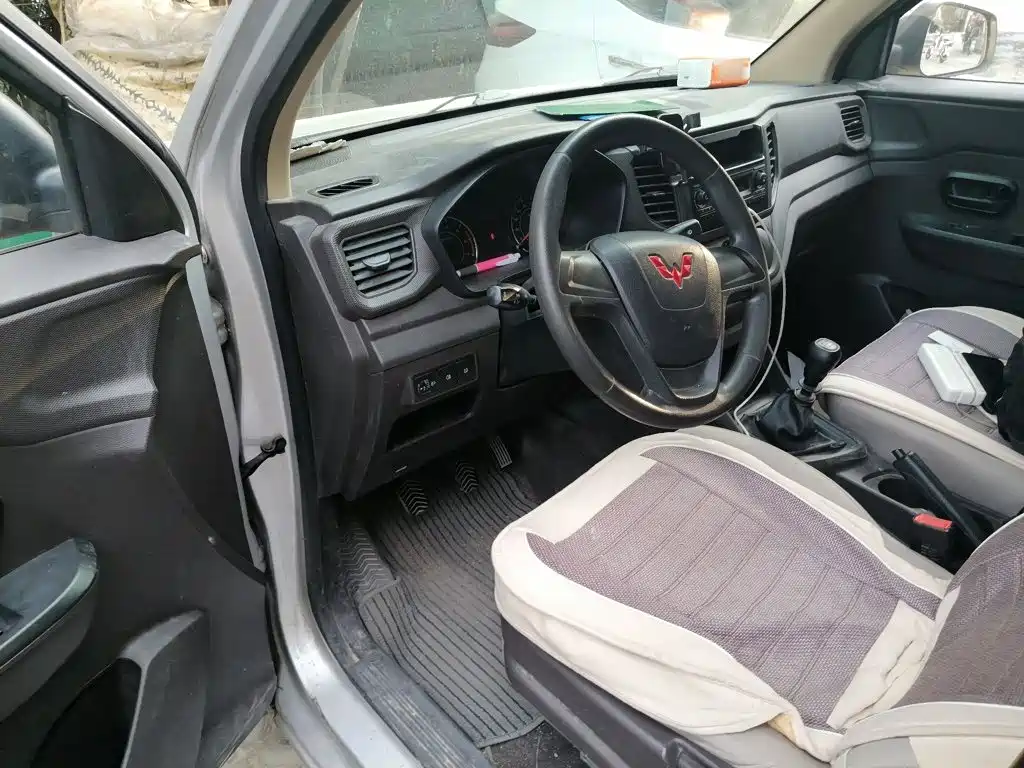 Wuling Hongguang V — миниатюра 12
