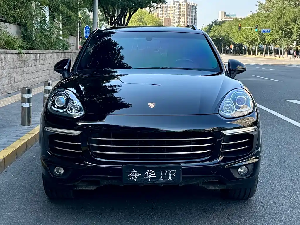Porsche Cayenne — миниатюра 2