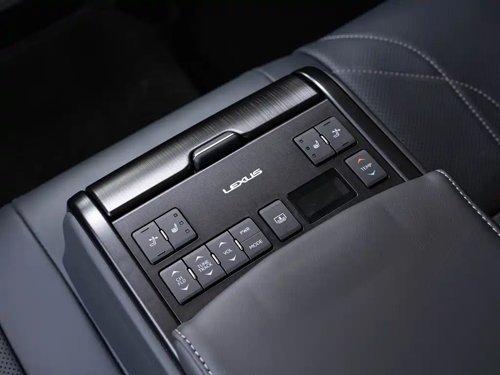 Lexus ES — миниатюра 20