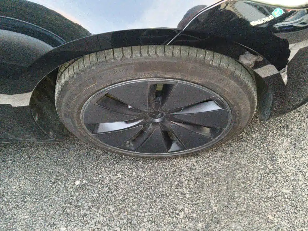 Tesla Model 3 — миниатюра 25