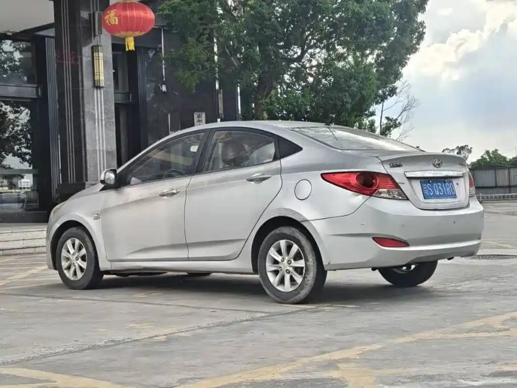 Hyundai Verna — миниатюра 6