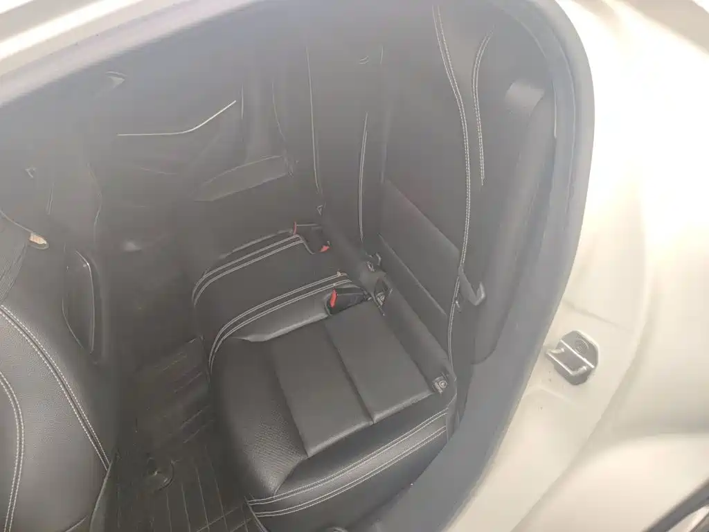 Mercedes-Benz GLA — миниатюра 13