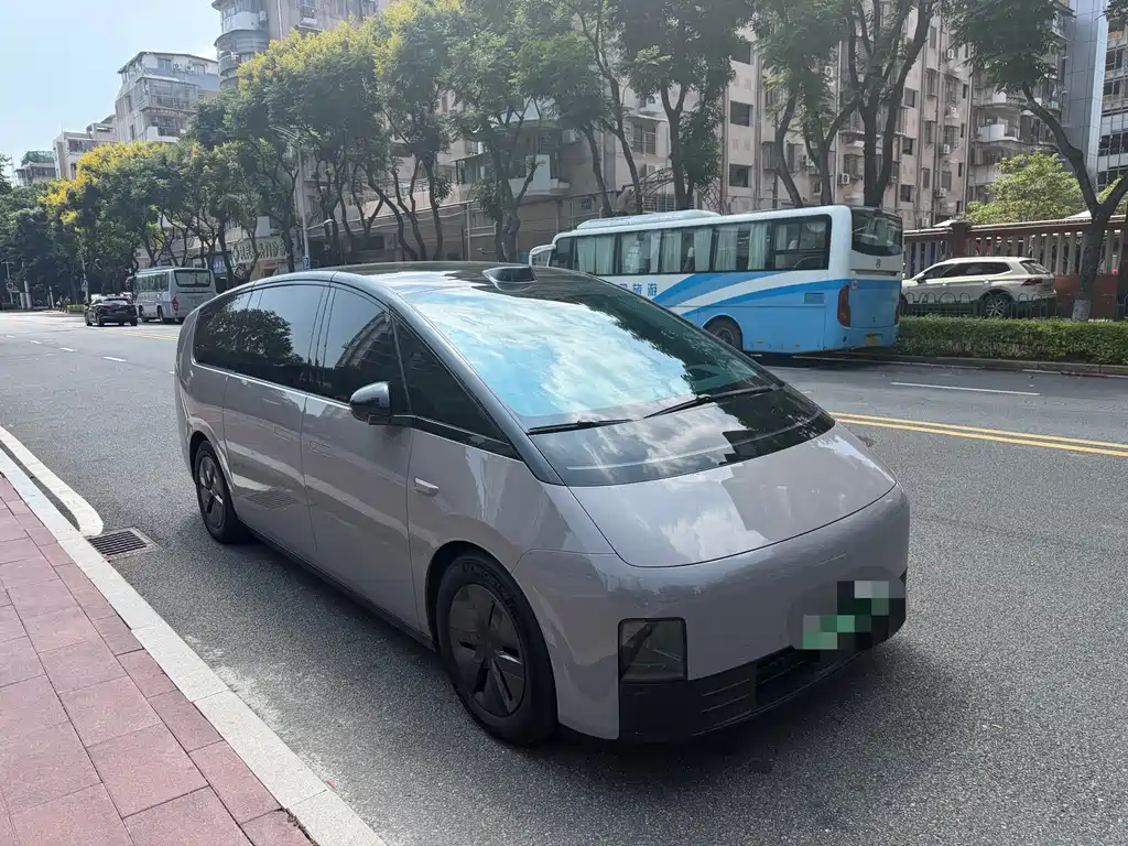 Li Auto Li MEGA — миниатюра 3