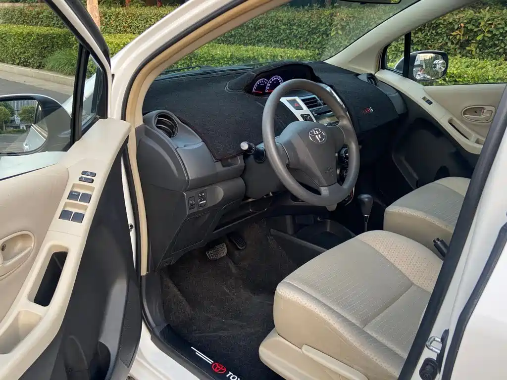 Toyota Yaris — миниатюра 4