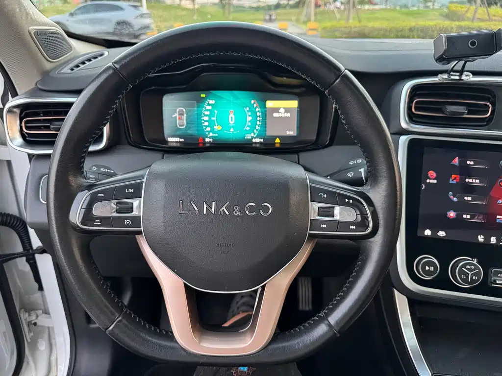 Lynk & Co 01 — миниатюра 20
