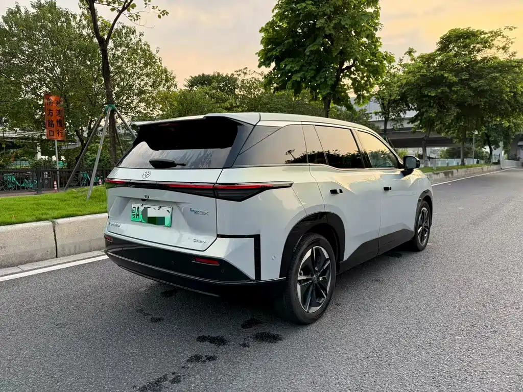 Toyota bZ3X — миниатюра 3