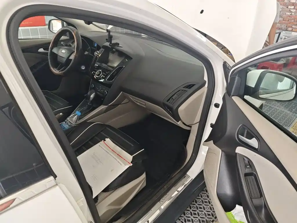 Ford Focus — миниатюра 22