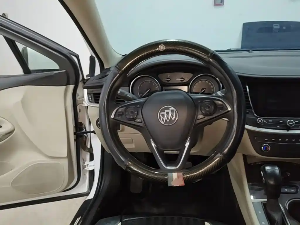 Buick Verano — миниатюра 11