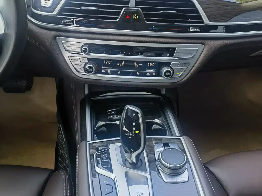 BMW 7 SERIES