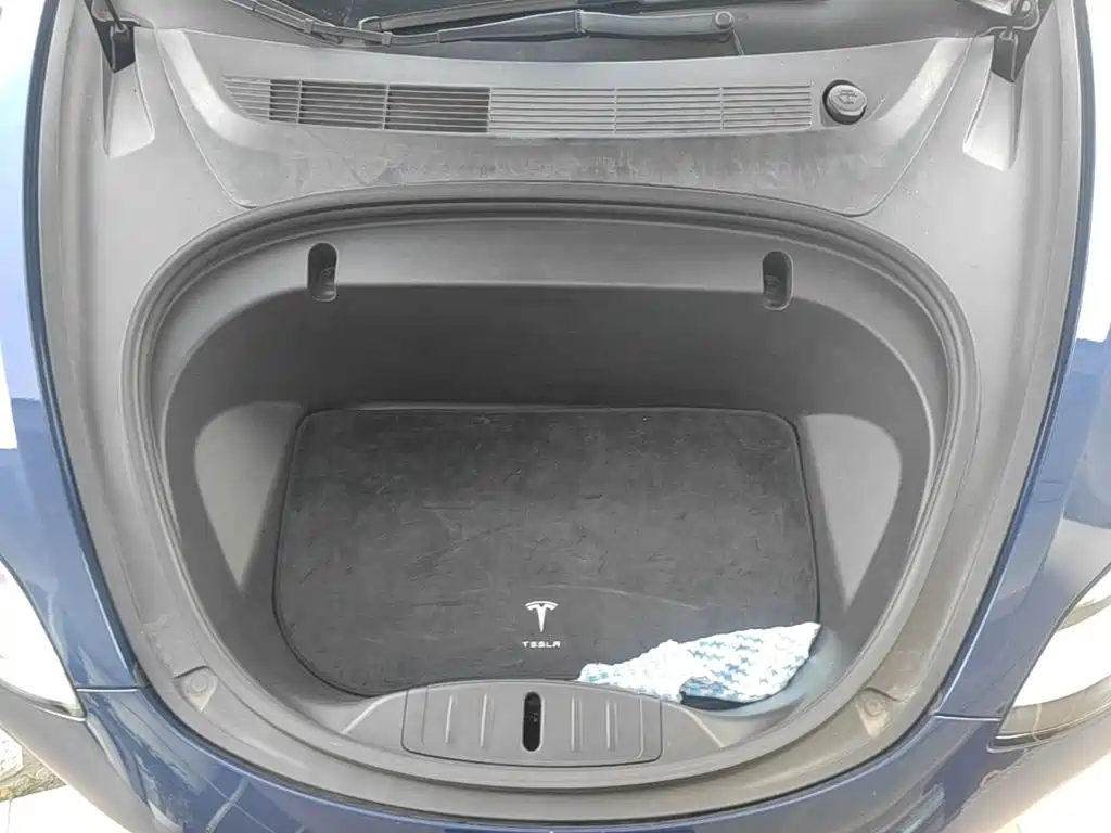 Tesla Model 3 — миниатюра 20