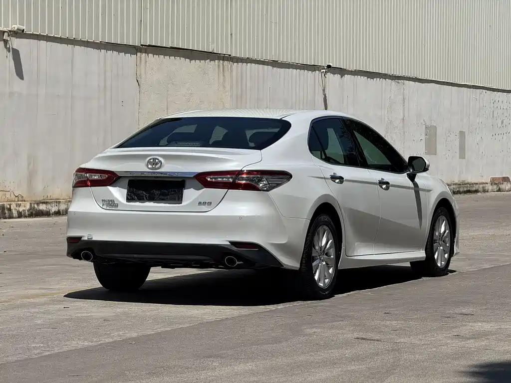 Toyota Camry — миниатюра 4