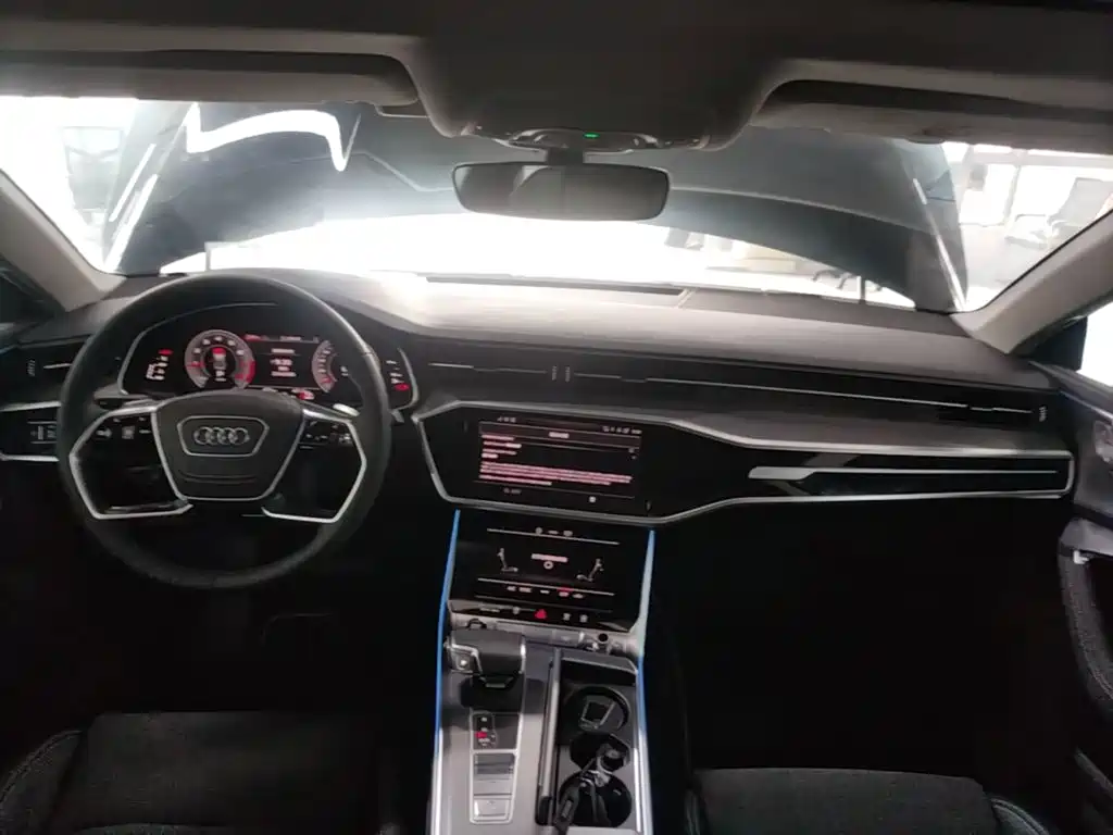 Заказать Audi A7L 2026 года за 6 668 866 ₽  из Китая