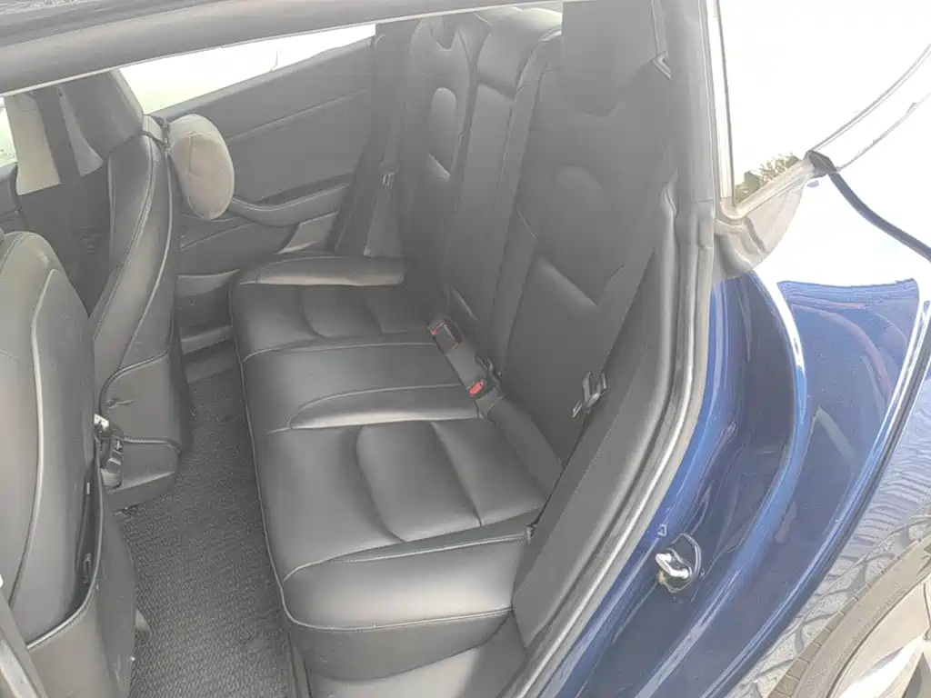 Tesla Model 3 — миниатюра 17