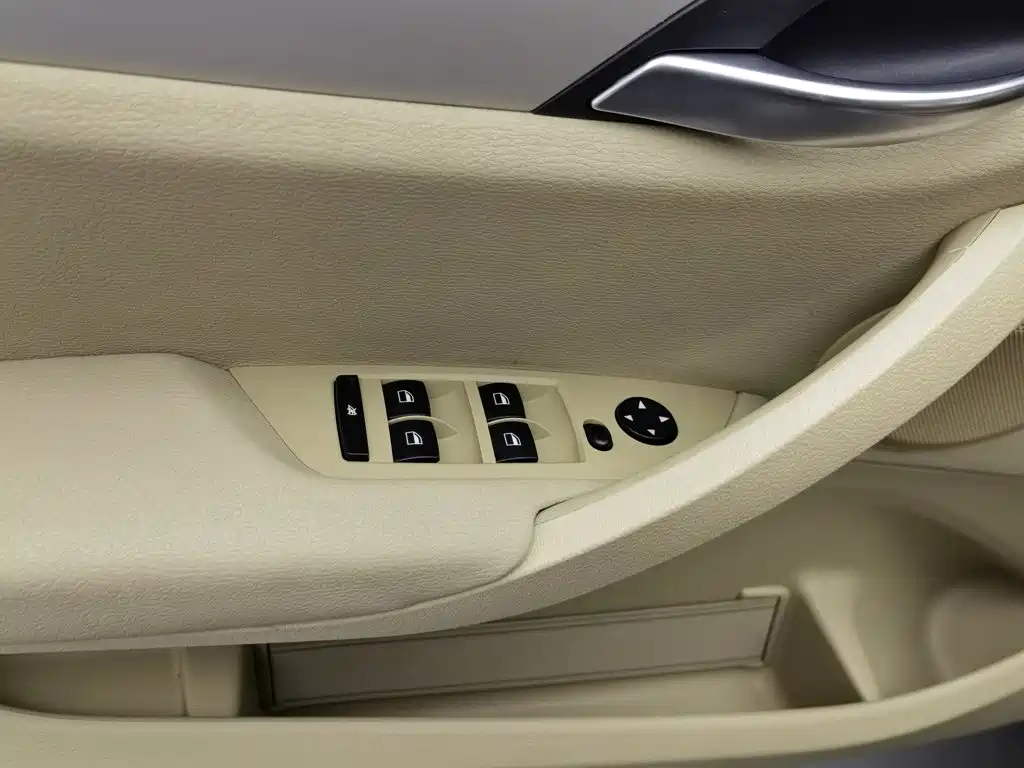 BMW X1 — миниатюра 9