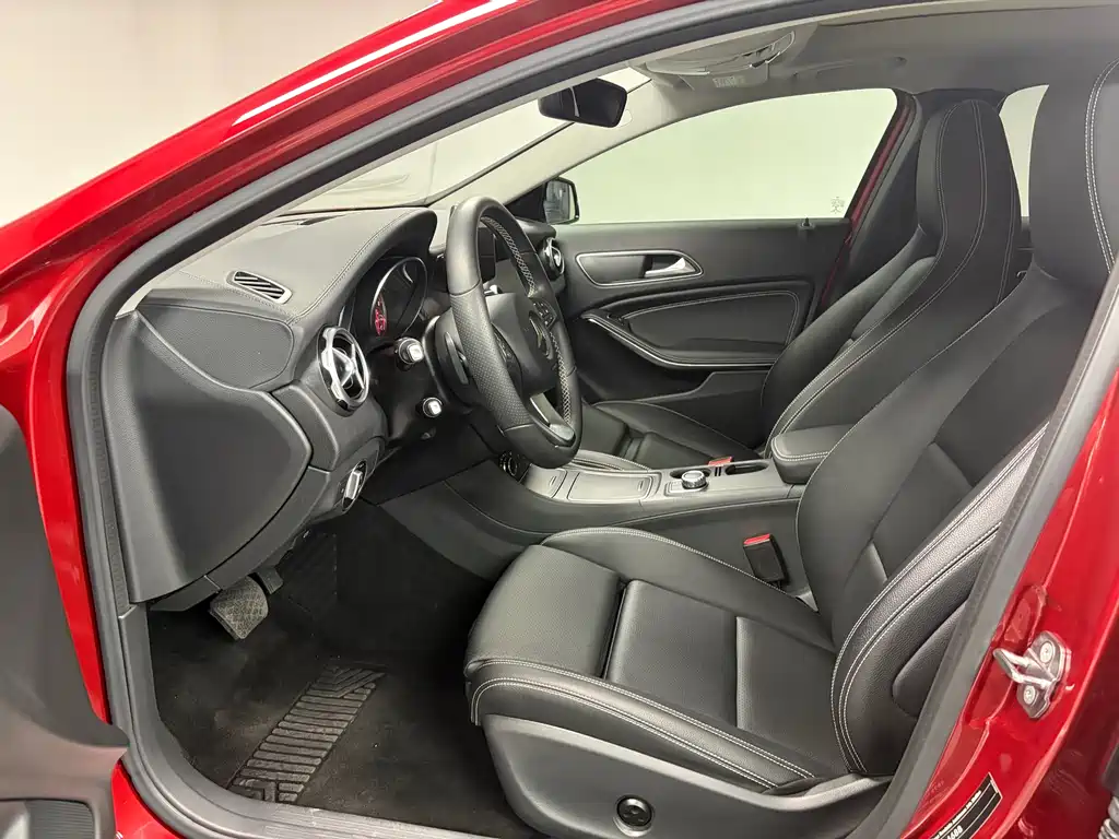 Mercedes-Benz GLA 2018 GLA 220 4MATIC Sport