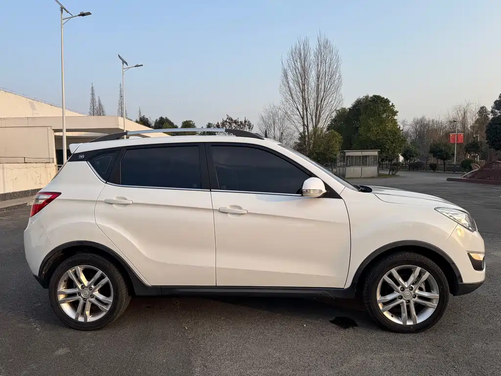 CHANGAN CS35