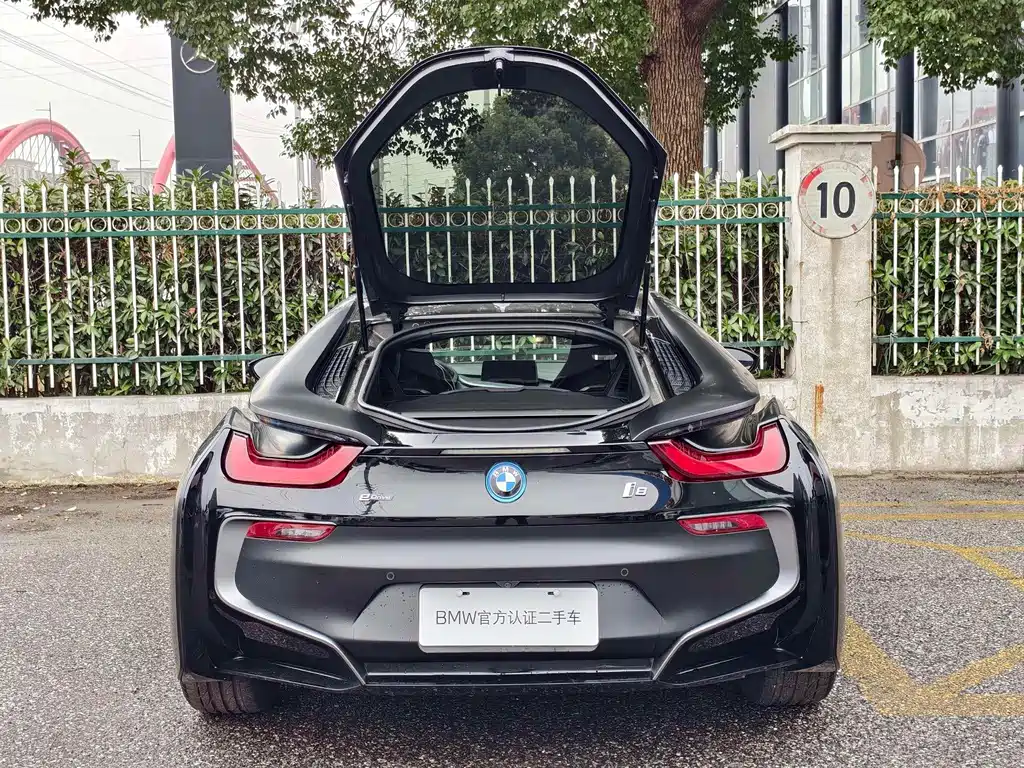 BMW i8