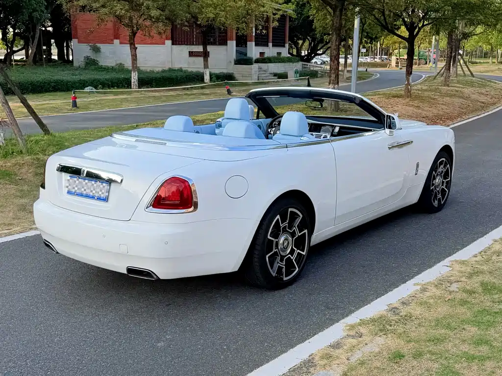 Rolls-Royce Dawn — миниатюра 26