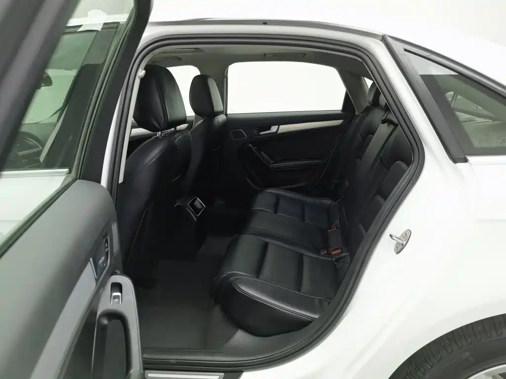 Audi A4L — миниатюра 15