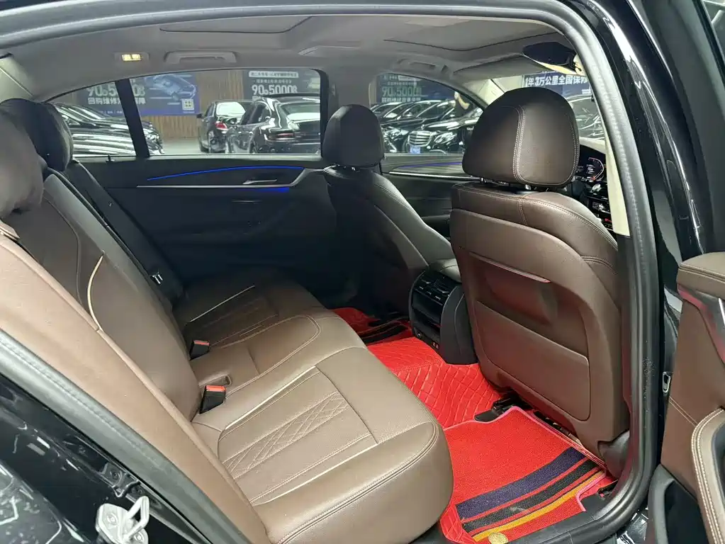 BMW 5 Series — миниатюра 4