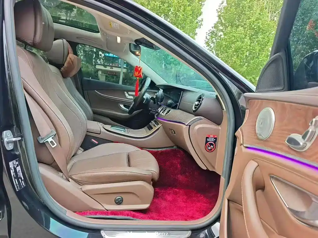 Mercedes-Benz E-Class — миниатюра 2