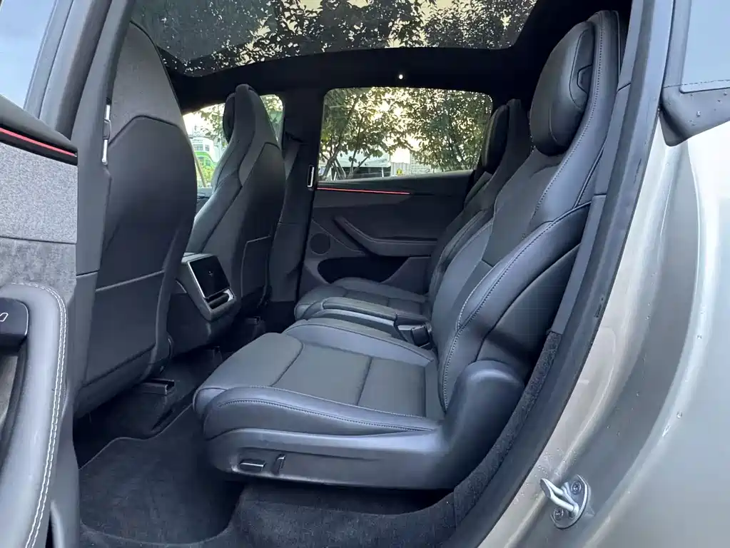 Tesla Model Y L — миниатюра 16