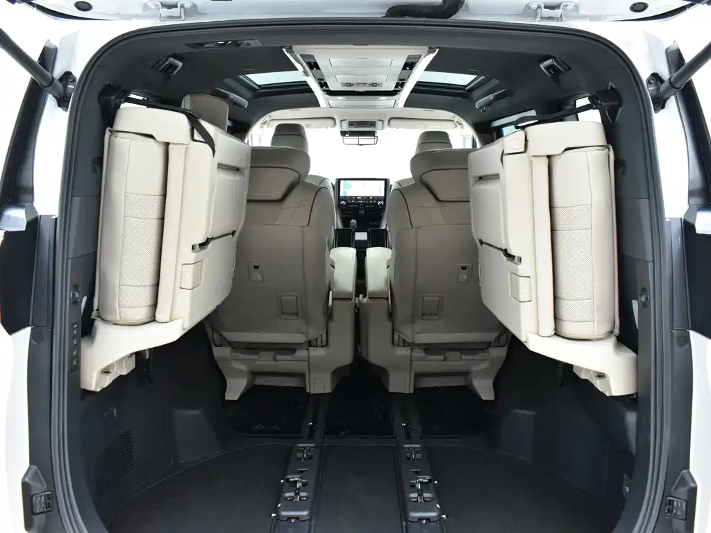 Toyota Alphard — миниатюра 22