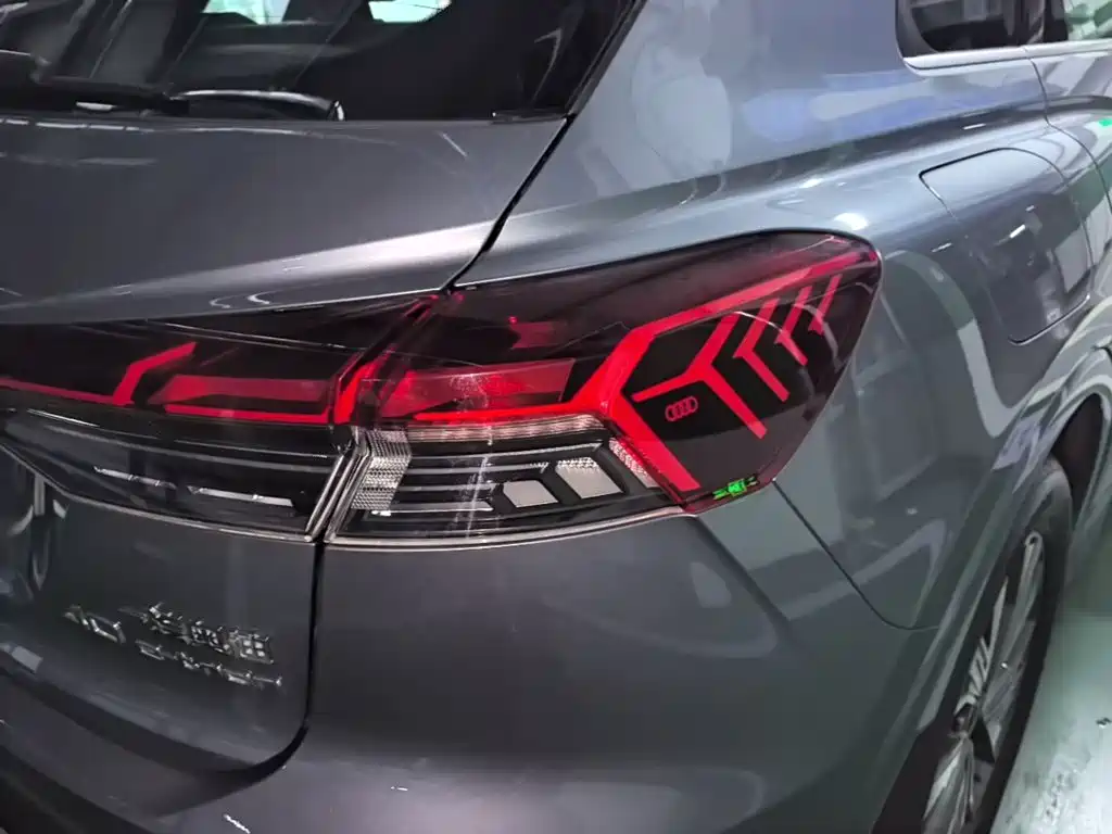 Audi Q4 e-tron — миниатюра 8