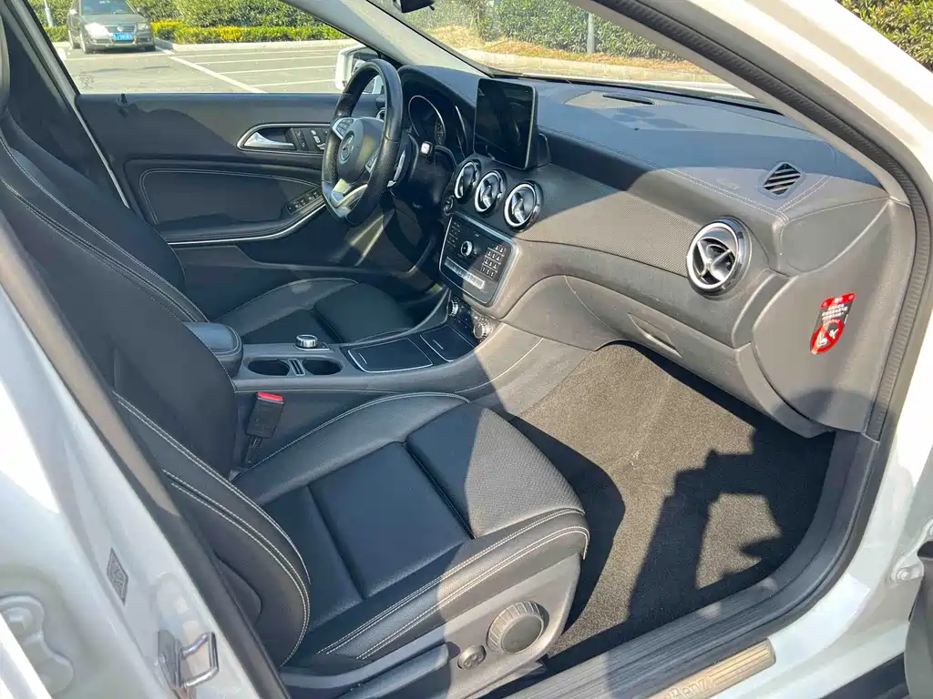 Mercedes-Benz GLA — миниатюра 9