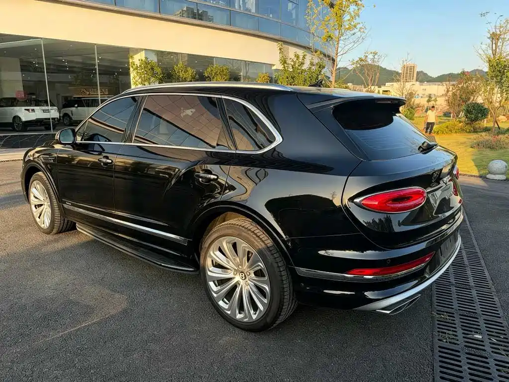 Bentley Bentayga — миниатюра 3
