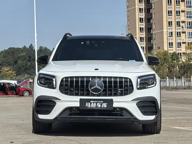 MERCEDES BENZ GLB AMG