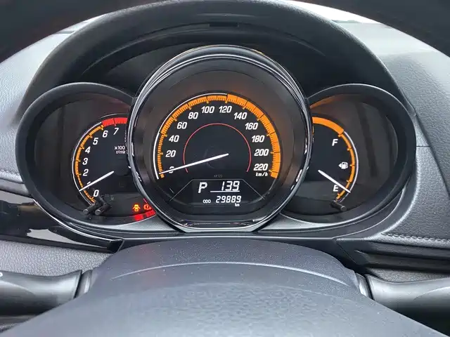 Toyota Yaris L — миниатюра 10